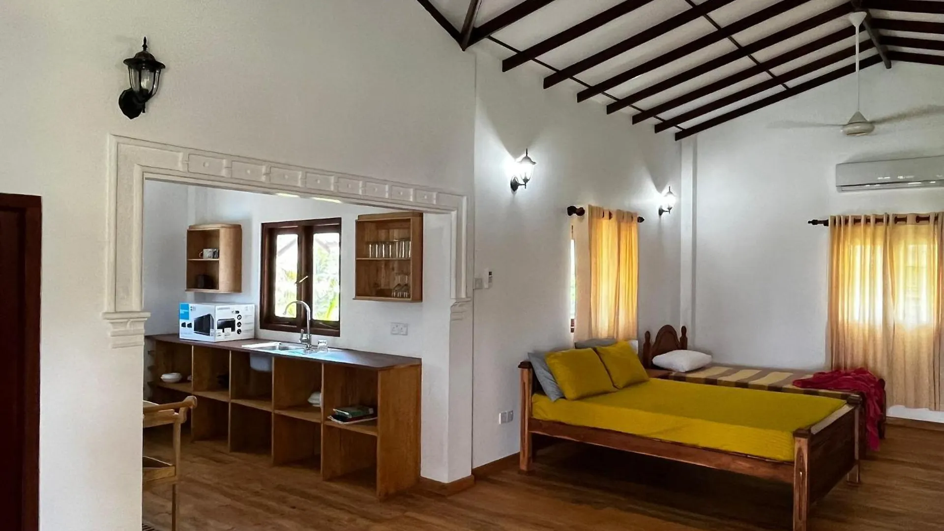 Lagoon House Negombo