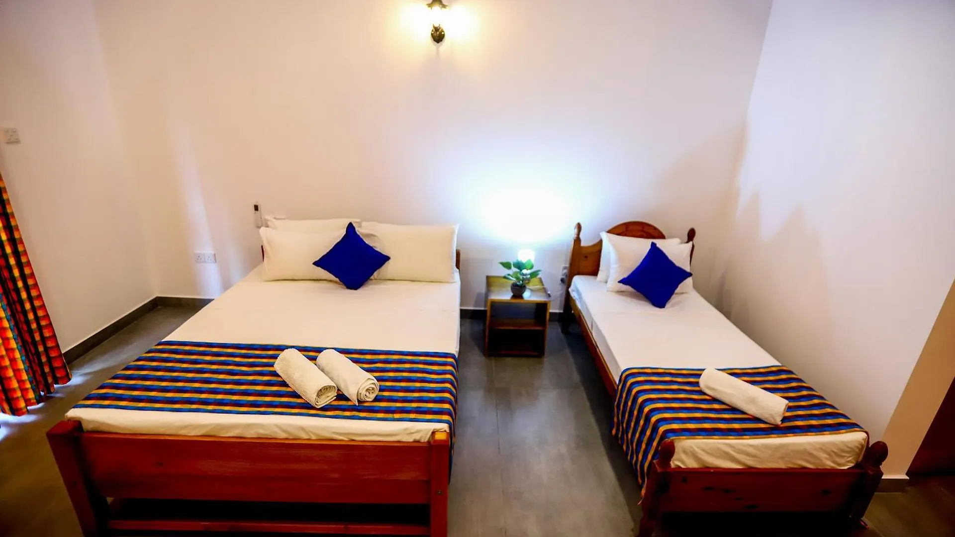 Lagoon House Negombo