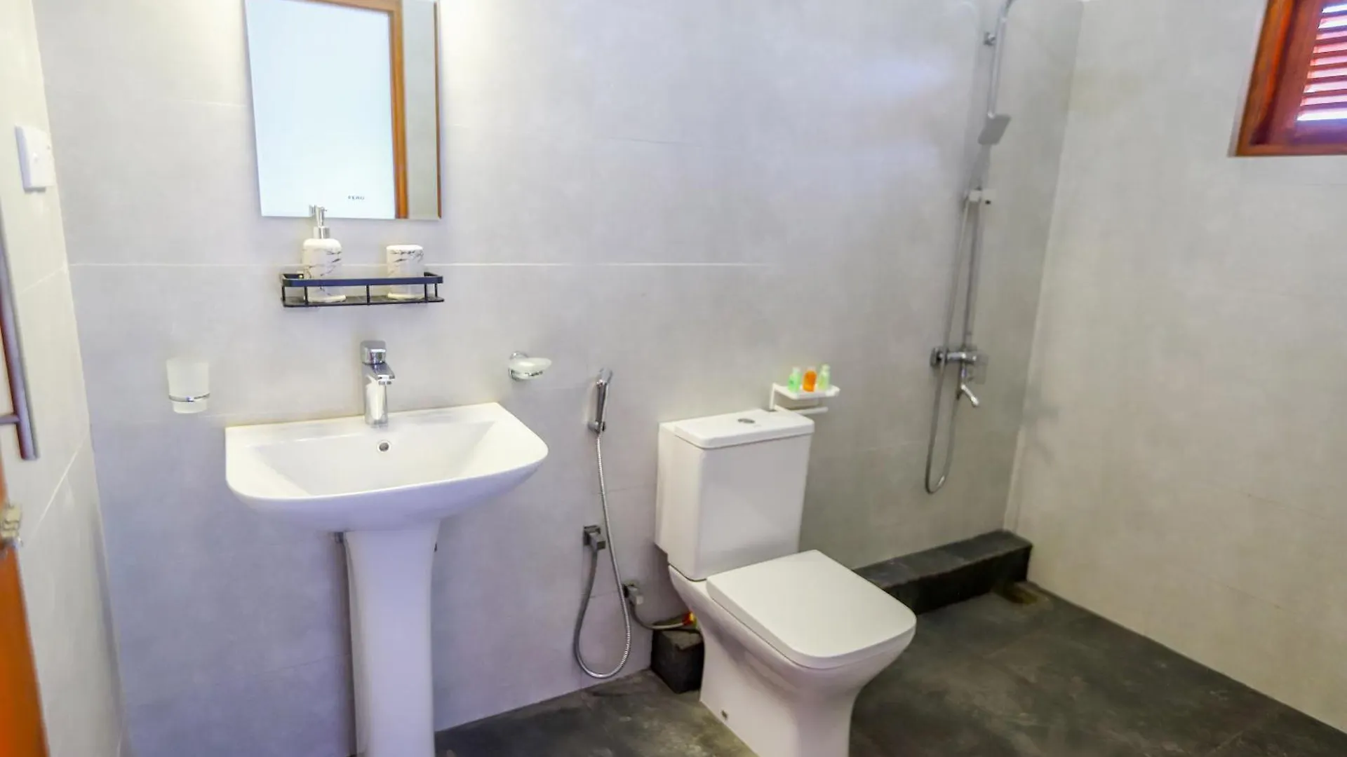 Hotel Lagoon House Negombo