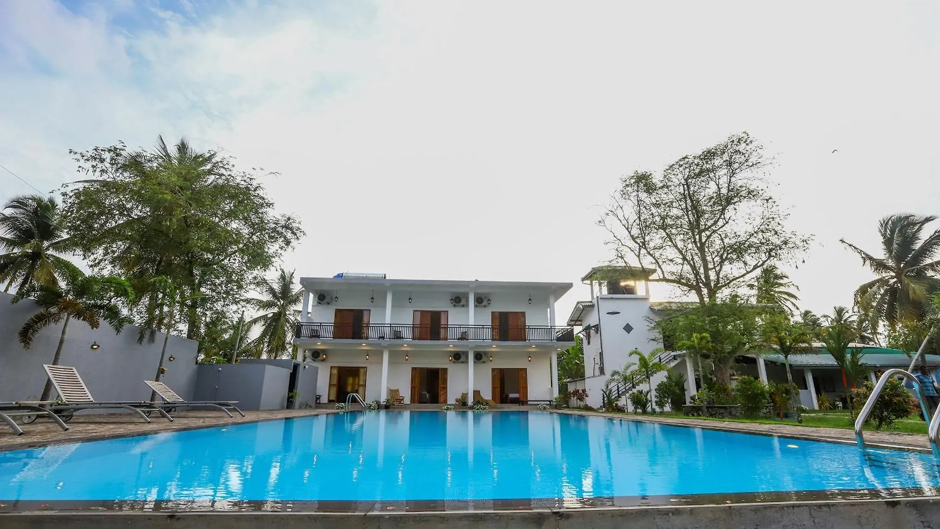 Lagoon House Negombo 0*,
