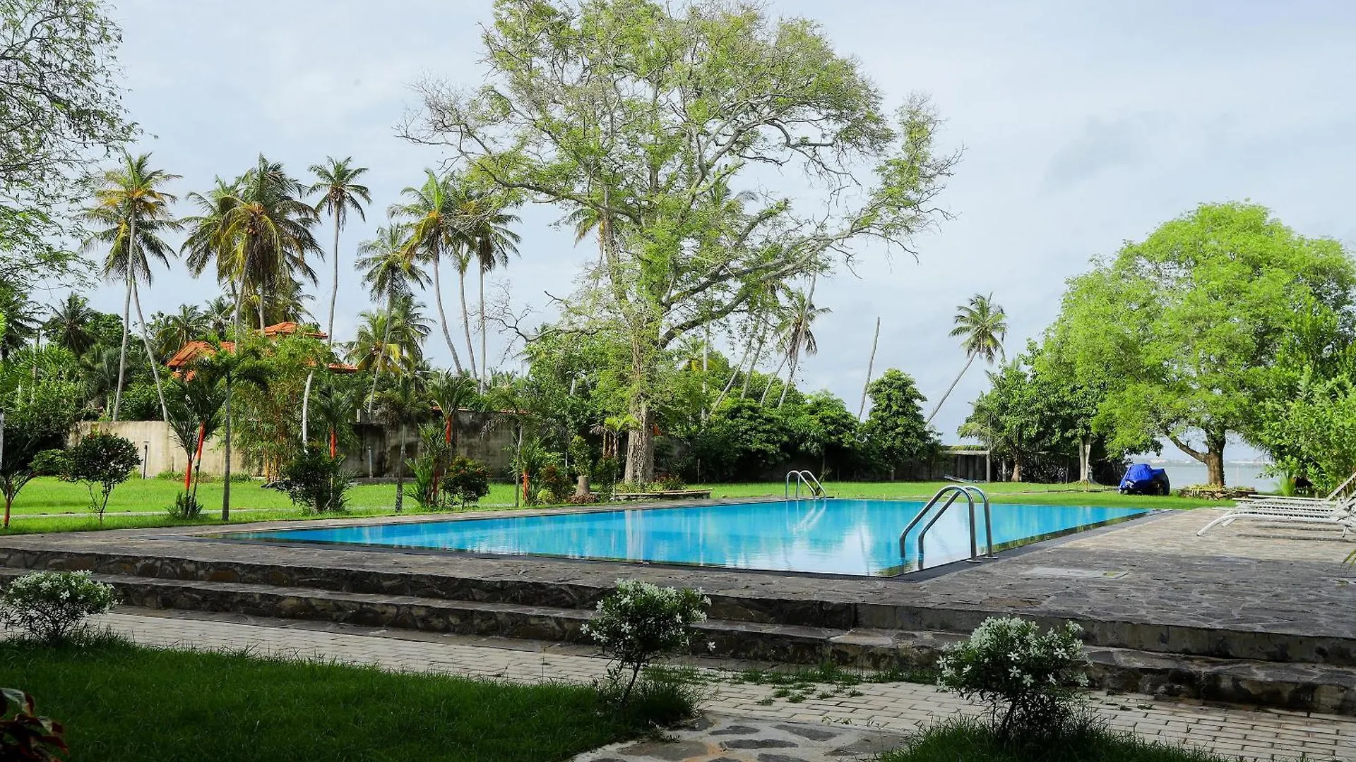 Lagoon House Negombo 0*,